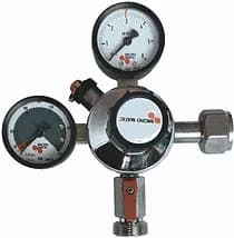 CO2-Druckminderer mit großer Stellschraube